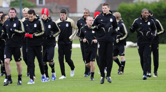 喜多川海梦cos《丝之歌》大黄蜂手办 性感身姿展示