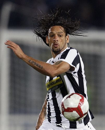 关注 ｜ 阿隆索的“帅位保卫战”，成了维尼修斯pk西蒙尼3.0