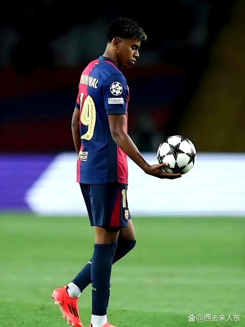 FuRyu推出《妮姬》艾玛手办：黑丝包臀不要太过诱人！