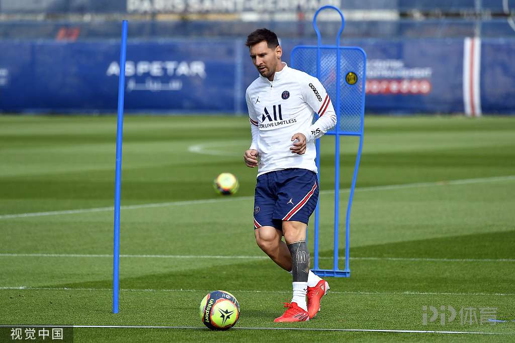 LPL全华班晋级世界赛IG粉丝破防！冠军教练开团IG，BLG采访引热议